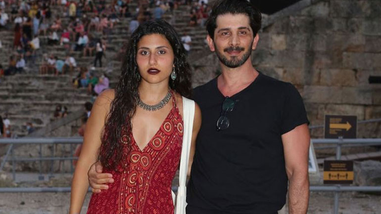 H Μαρίνα Σπανού εξομολογείται: «Το πρώτο πράγμα που με ρωτούν είναι πόσο χρονών είναι ο μπαμπάς μου»