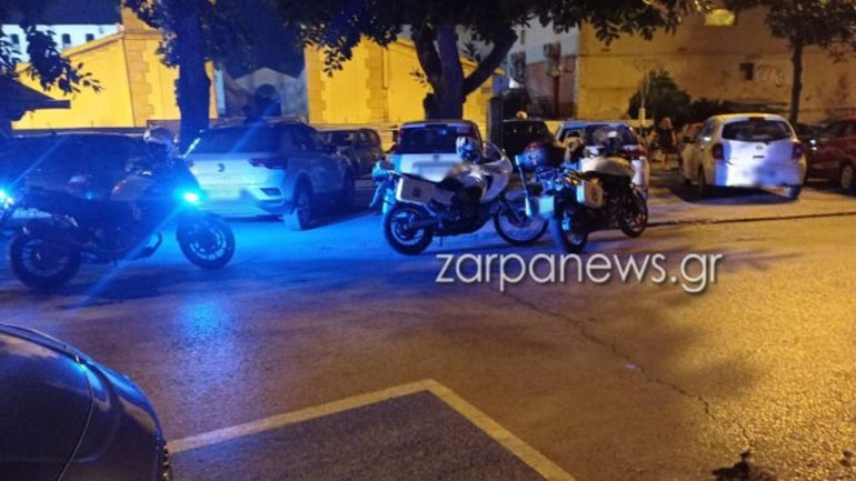 Συνελήφθη άνδρας που απειλούσε κόσμο με μαχαίρι στη Δημοτική Αγορά Χανίων