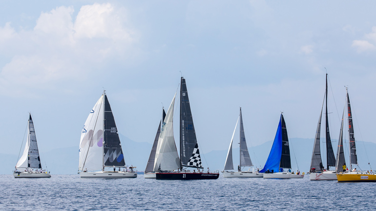 Τη 2η θέση κατέκτησε το σκάφος «Blackjack» στο Διεθνή Ιστιοπλοϊκό Αγώνα Άνδρου- Η Porsche για πρώτη φορά χορηγός του αγώνα