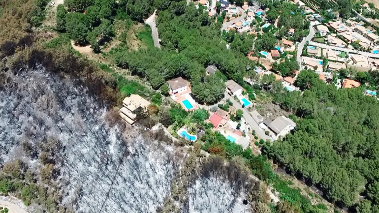 Ένα γιγάντιο σύστημα καταιονισμού που θα μπορούσε να προστατεύσει τις πόλεις από τις πυρκαγιές