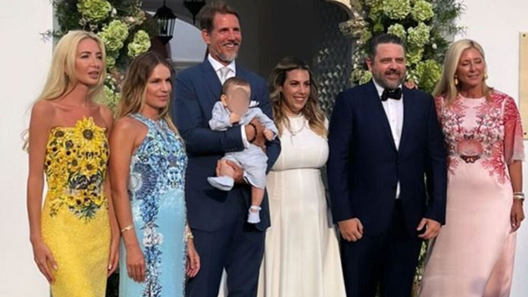 Η Μαίρη Κατράντζου και ο Μάριος Πολίτης βάφτισαν τον γιο τους – Φωτογραφίες