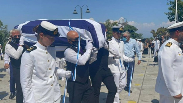 Κηδεύτηκε η 19χρονη ναυτική δόκιμος στη Λάρισα