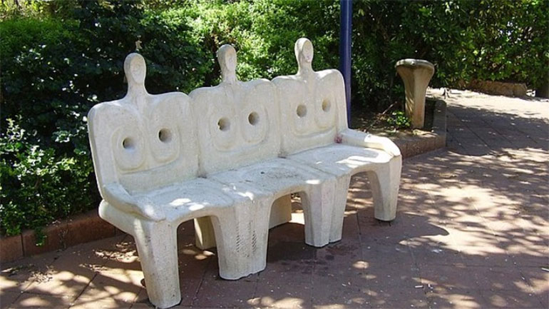 «Τρεις»: Ένα ανορθόδοξο αστυνομικό θρίλερ του Ντρορ Μισάνι