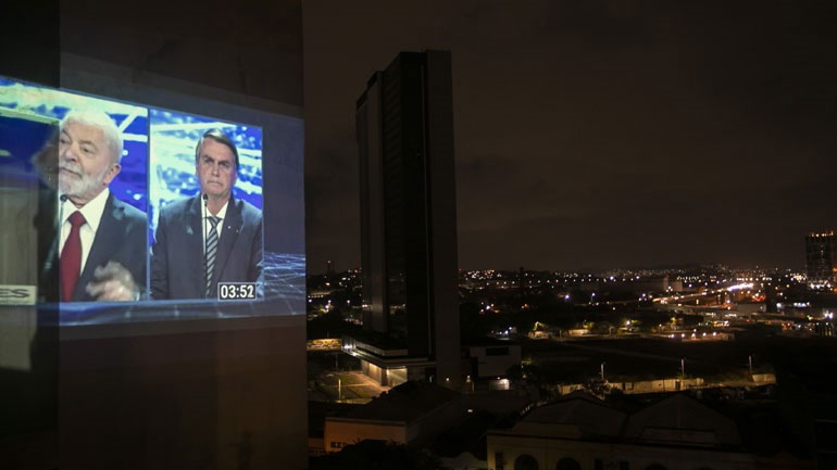 Βραζιλία: Ο Μπολσονάρου μειώνει το προβάδισμα του Λούλα