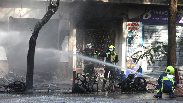 Φωτιά σε κατάστημα με φιάλες υγραερίου στην Αχαρνών