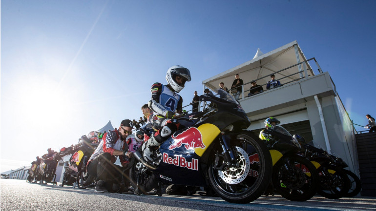 Δύο Έλληνες ζητούν την ψήφο μας στο Rookies Cup