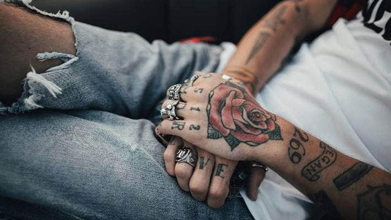 Η μόδα στο τατουάζ έγινε καθεστώς…