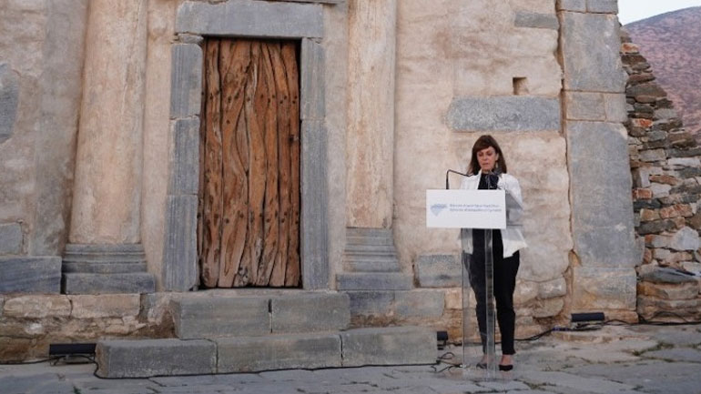 Χαιρετισμός Σακελλαροπούλου στην τελετή απόδοσης της Επισκοπής Σικίνου στο κοινό