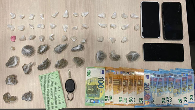 Εξάρθρωση σπείρας που διακινούσε διάφορα είδη ναρκωτικών στη Μύκονο Εξάρθρωση σπείρας που διακινούσε διάφορα είδη ναρκωτικών στη Μύκονο