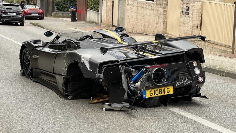 Pagani Zonda αξίας 16 εκατ. ευρώ, τράκαρε με Ford Fiesta στην Κροατία