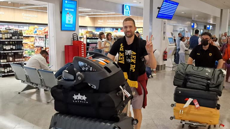 Μπάσκετ: Στην Αθήνα για την ΑΕΚ ο Στρέλνιεκς