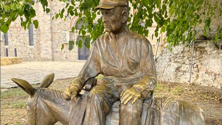 Στην Έδεσσα ο γάϊδαρος έγινε άγαλμα και στη «Γαϊδουροχώρα» μάθημα συμπεριφοράς σε μαθητές