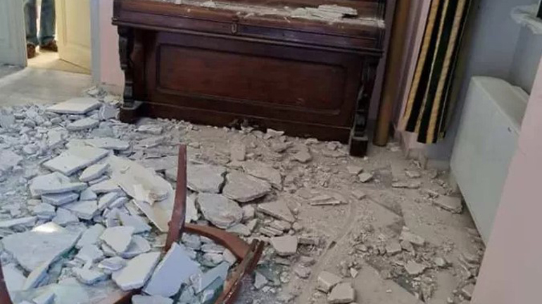 Σεισμός στη Σάμο: Κατέρρευσε η οροφή του Δημαρχείου – «Ο Θεός μας φύλαξε»