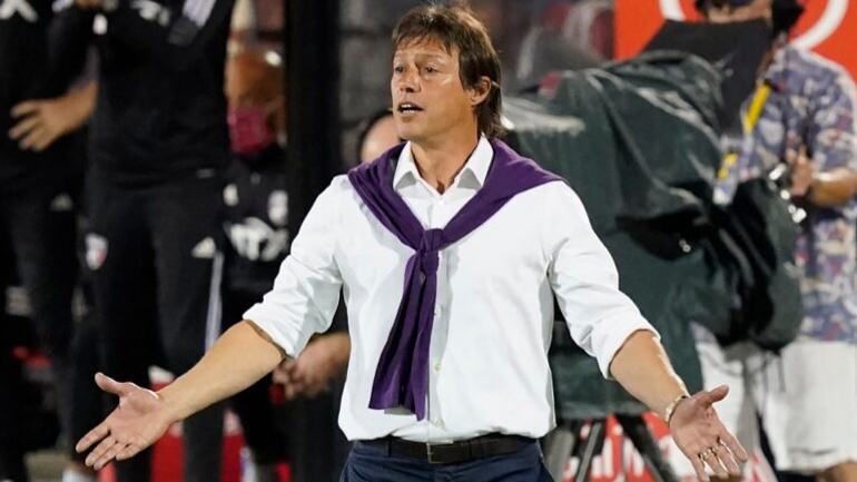 Στην ΑΕΚ ο Αλμέιδα βλέπει ή… κοιμάται;