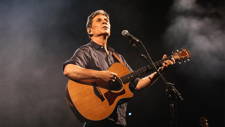 O Σωκράτης Μάλαμας επιστρέφει στο Θέατρο Γης