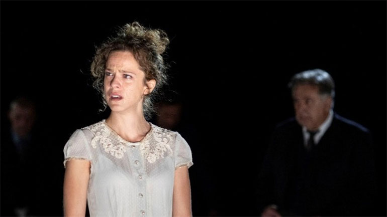 Η Αντιγόνη σε σκηνοθεσία Τσέζαρις Γκραουζίνις στην Αθήνα