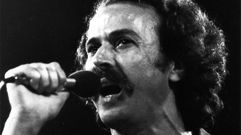 Sold out η συναυλία του Σταύρου Ξαρχάκου για τον Νίκο Ξυλούρη στο Ηρώδειο