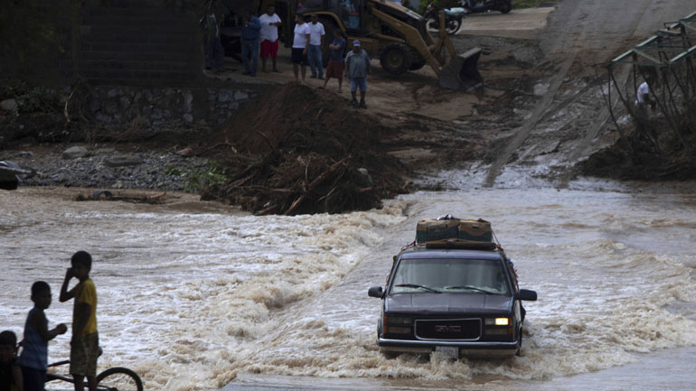 Μεξικό: Φονικές βροχοπτώσεις στη Μοντερέι έπειτα από 16 μήνες ξηρασίας