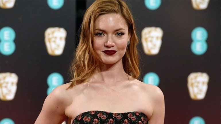 Χόλιντεϊ Γκρέιντζερ: «Είμαι πολύ κότα για να μιλήσω για τις εμπειρίες μου στο #MeToo»