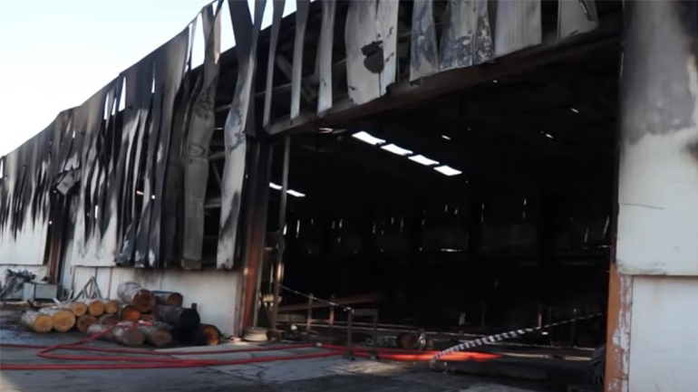 Κρήτη: Έβαλε επίτηδες τη φωτιά στην βιοτεχνία ξυλείας – Ταυτοποιήθηκε 48χρονος δράστης