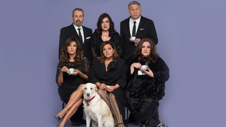 «Μπαμπάδες με ρούμι»: Η θρυλική κωμωδία των Παπαθανασίου – Ρέππα στο θέατρο Αλίκη