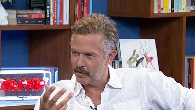 Ο Χρήστος Λούλης εξομολογείται: «Το ήξερα ότι αρέσω γενικά, την ψώνισα… »