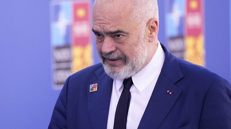 Τα Τίρανα διακόπτουν τις διπλωματικές σχέσεις με την Τεχεράνη