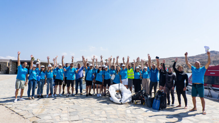 Παράκτιος και υποβρύχιος εθελοντικός καθαρισμός στο νησί της Δήλου από τους Ομίλους Εταιρειών ΟΦΕΤ & V GROUP