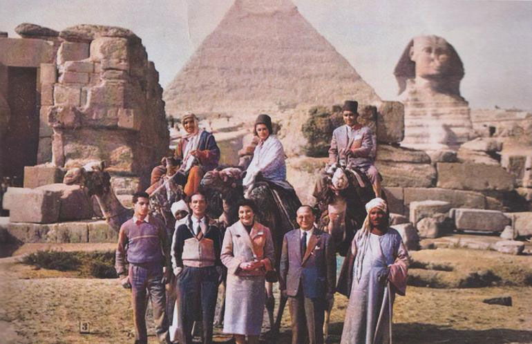 Επίσκεψη καθηγητών στις πυραμίδες 1959