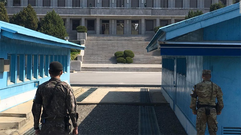Η Νότια Κορέα προτείνει συνομιλίες στη Βόρεια Κορέα για την επανέναρξη των συναντήσεων οικογενειών που χώρισε ο πόλεμος