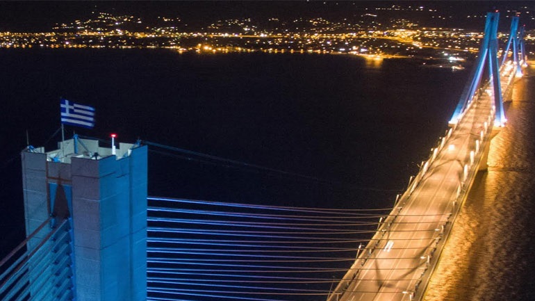 Η Γέφυρα Ρίου – Αντιρρίου σβήνει τα διακοσμητικά φώτα λόγω ενεργειακής κρίσης