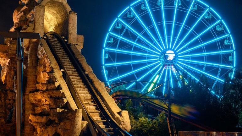 Allou Fun Park: Χωρίς ζώνες και μπάρες το βαγόνι που επέβαιναν οι νεαροί – Τι αναφέρει ο δικηγόρος ενός από τους τραυματίες