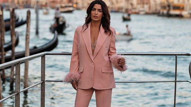 Tόνια Σωτηροπούλου: Με ένα masculine chic σύνολο στη Βενετία έκλεψε τις εντυπώσεις!