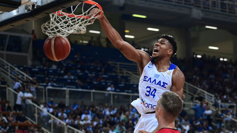 Αφιέρωμα της FIBA στους Αντετοκούνμπο: «Μια επική ιστορία σαν κινηματογραφικό παραμύθι»