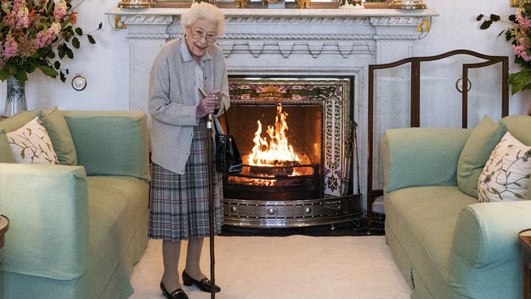 Συνεχής ενημέρωση: Ηγέτες και προσωπικότητες από όλο τον κόσμο «αποχαιρετούν» τη βασίλισσα Ελισάβετ