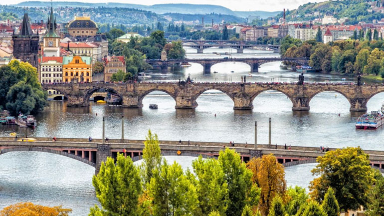 Στις άτυπες συνεδριάσεις του Eurogroup και του Ecofin στην Πράγα ο Χρ. Σταϊκούρας