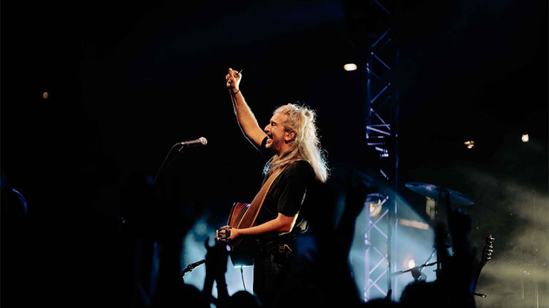 Ο Γιάννης Χαρούλης για δύο συναυλίες στην Τεχνόπολη