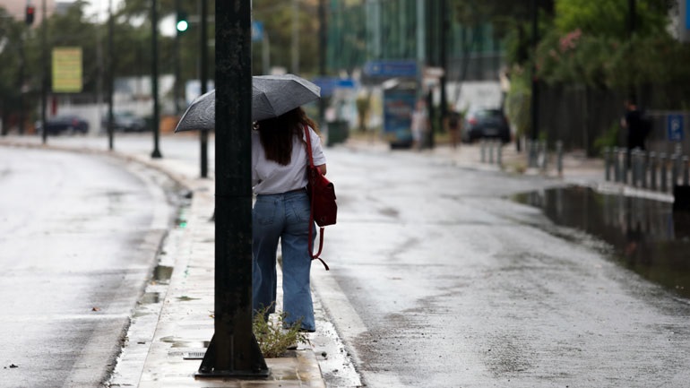 Καιρός: Πτώση της θερμοκρασίας τη Δευτέρα- Πού θα σημειωθούν βροχές και καταιγίδες