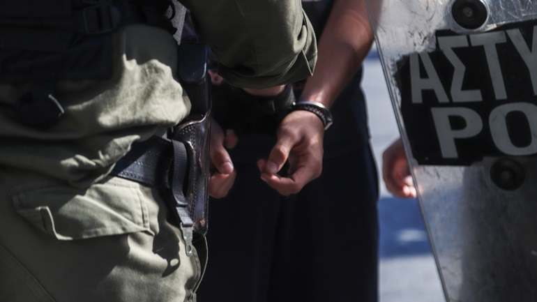 Σέρρες: Συνελήφθη 24χρονος που μετέφερε παράνομα επτά ανήλικους αλλοδαπούς