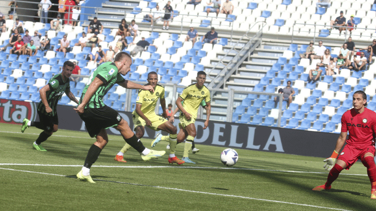 Ιταλία: «Χτύπησε» στο φινάλε η Ουντινέζε, 3-1 τη Σασουόλο