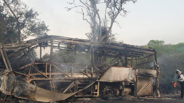 Μεξικό: 18 νεκροί από σύγκρουση τουριστικού λεωφορείου με βυτιοφόρο
