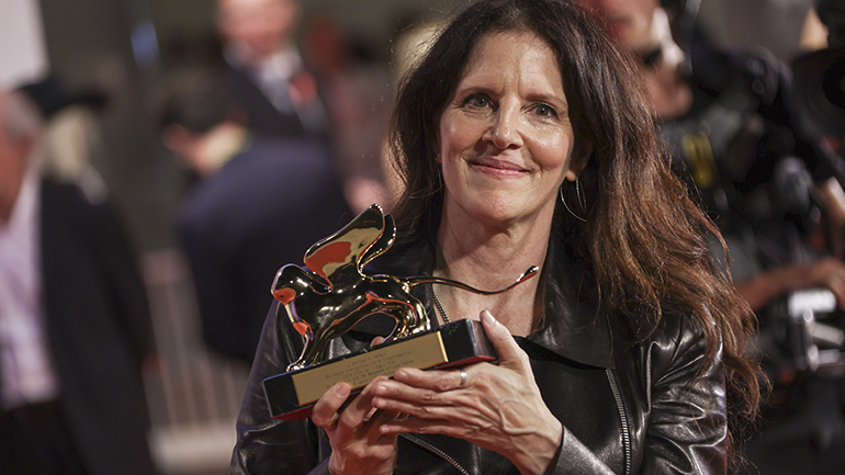 Φεστιβάλ Βενετίας: Το Χρυσό Λιοντάρι στο αμερικανικό ντοκιμαντέρ «All the Beauty and the Bloodshed»