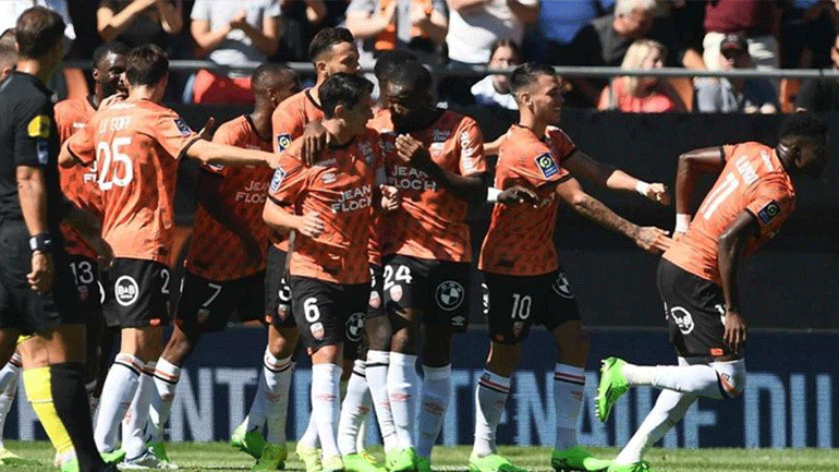 Γαλλία: Πέμπτη νίκη για την Λοριάν, «έσπασε το ρόδι» η Αζαξιό