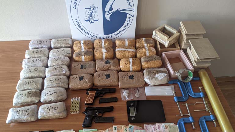 Εξαρθρώθηκε κύκλωμα διακίνησης ναρκωτικών από την Τουρκία – Κατασχέθηκαν 8 κιλά ηρωίνης