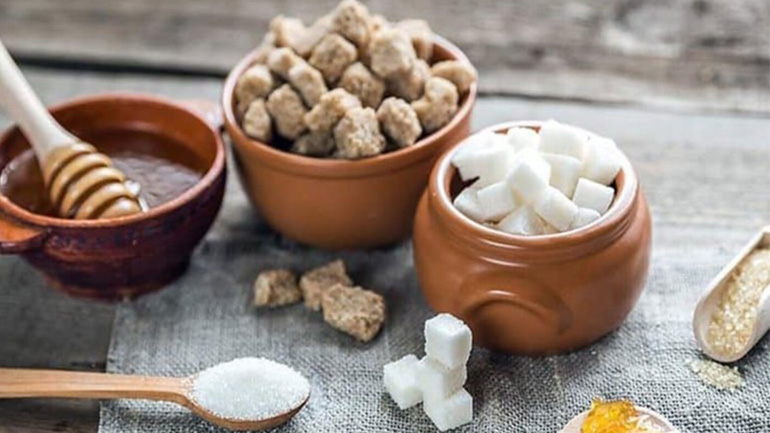 Τι κινδύνους κρύβουν για την υγεία μας τα πιο δημοφιλή υποκατάστατα της ζάχαρης 