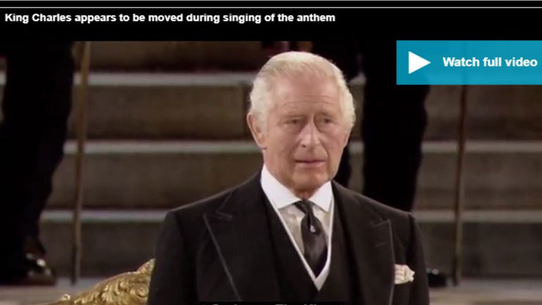 Βούρκωσε ο Κάρολος όταν οι βουλευτές τραγουδούσαν «ο Θεός σώζει τον Βασιλιά»