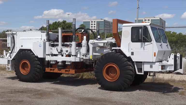 T-Rex: Το φορτηγό που παράγει… σεισμούς για καλό σκοπό