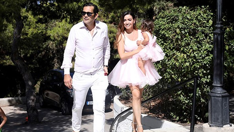 Όλγα Φαρμάκη – Σταύρος Μαντόπουλος: Ο λόγος που καθυστέρησαν τη βάφτιση της κόρης τους