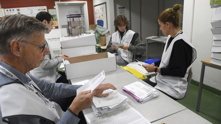 Σουηδία – Εκλογές: Νίκη της συντηρητικής συμμαχίας προβλέπει ο ηγέτης των ακροδεξιών