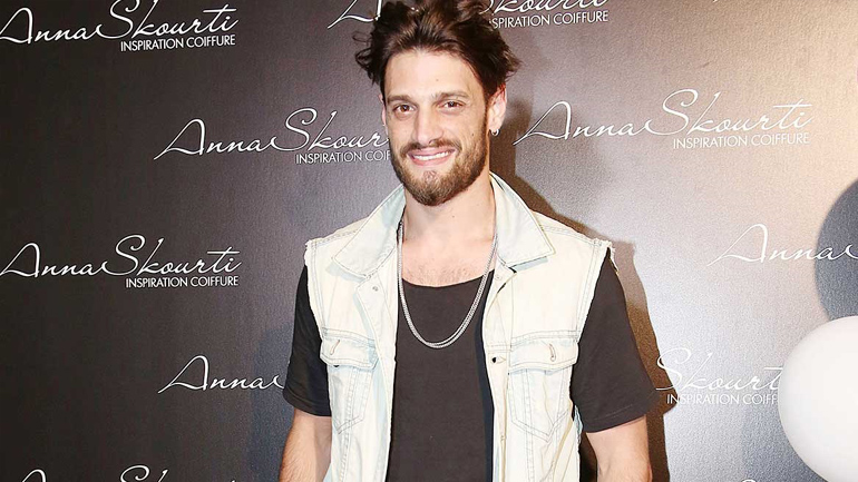 Ο Στέλιος Νιάκαρης περιγράφει τη σεξουαλική παρενόχληση που δέχτηκε σε casting για τον Christian Dior